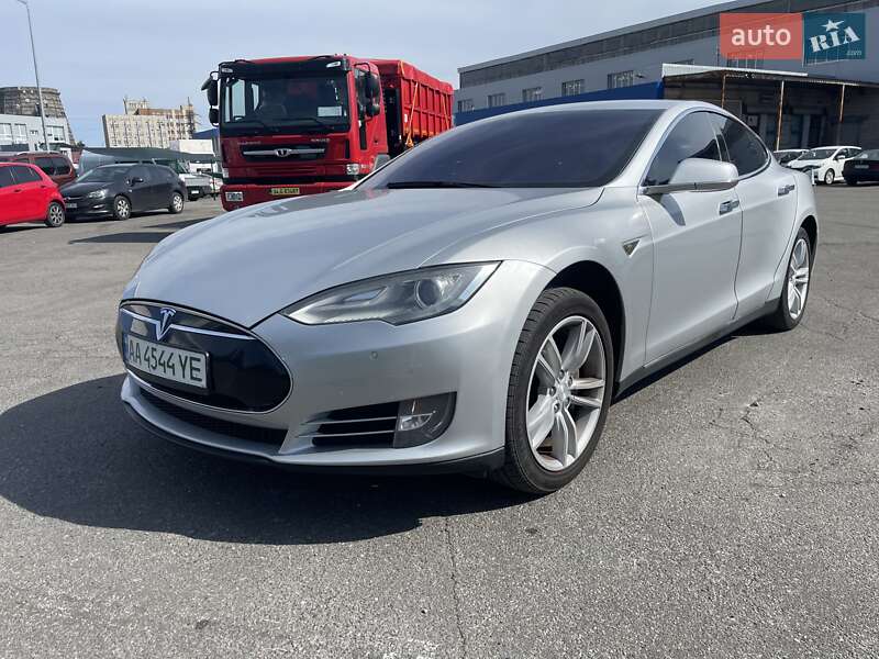 Ліфтбек Tesla Model S 2013 в Києві фото 2 Ліфтбек Tesla Model S 2013 в Києві