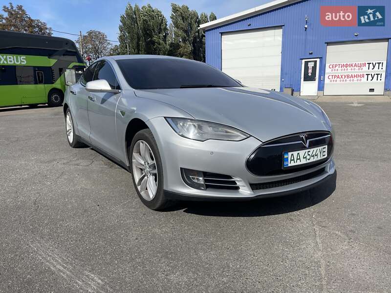Ліфтбек Tesla Model S 2013 в Києві фото 18 Ліфтбек Tesla Model S 2013 в Києві