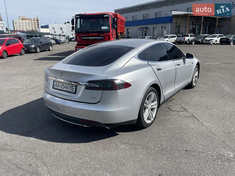 Ліфтбек Tesla Model S 2013 в Києві фото 25 Ліфтбек Tesla Model S 2013 в Києві