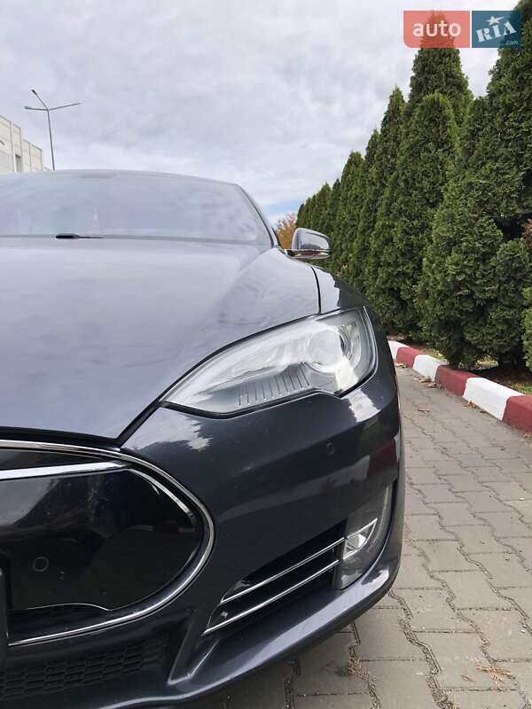 Лифтбек Tesla Model S 2014 в Николаеве