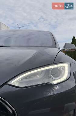 Лифтбек Tesla Model S 2014 в Николаеве