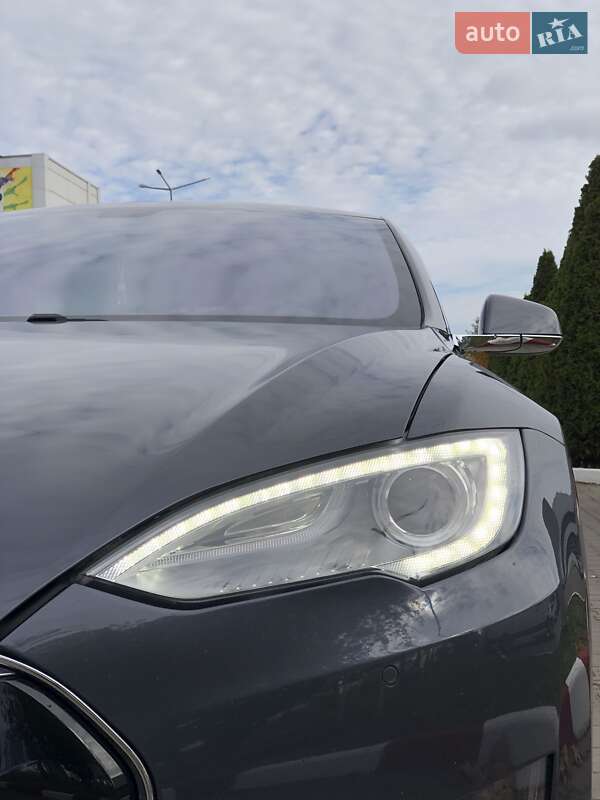 Лифтбек Tesla Model S 2014 в Николаеве