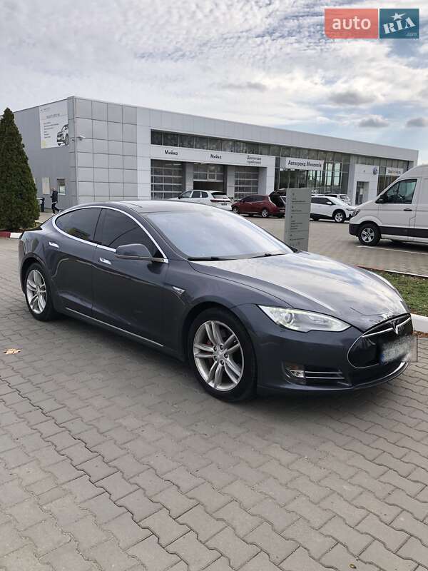 Лифтбек Tesla Model S 2014 в Николаеве