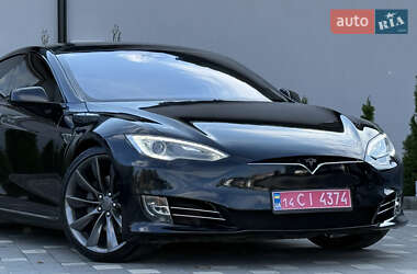 Ліфтбек Tesla Model S 2015 в  фото 5 Ліфтбек Tesla Model S 2015 в