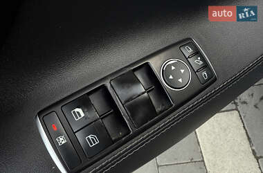 Ліфтбек Tesla Model S 2015 в  фото 29 Ліфтбек Tesla Model S 2015 в