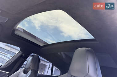 Ліфтбек Tesla Model S 2015 в  фото 34 Ліфтбек Tesla Model S 2015 в
