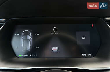 Ліфтбек Tesla Model S 2015 в  фото 54 Ліфтбек Tesla Model S 2015 в