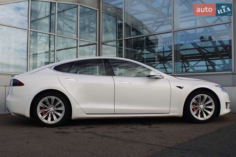 Лифтбек Tesla Model S 2019 в Киеве фото 4 Лифтбек Tesla Model S 2019 в Киеве