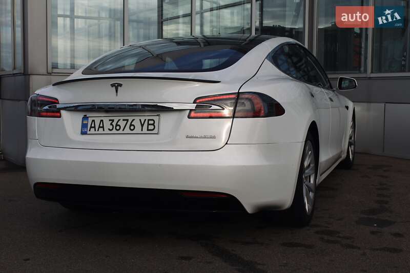 Лифтбек Tesla Model S 2019 в Киеве фото 33 Лифтбек Tesla Model S 2019 в Киеве