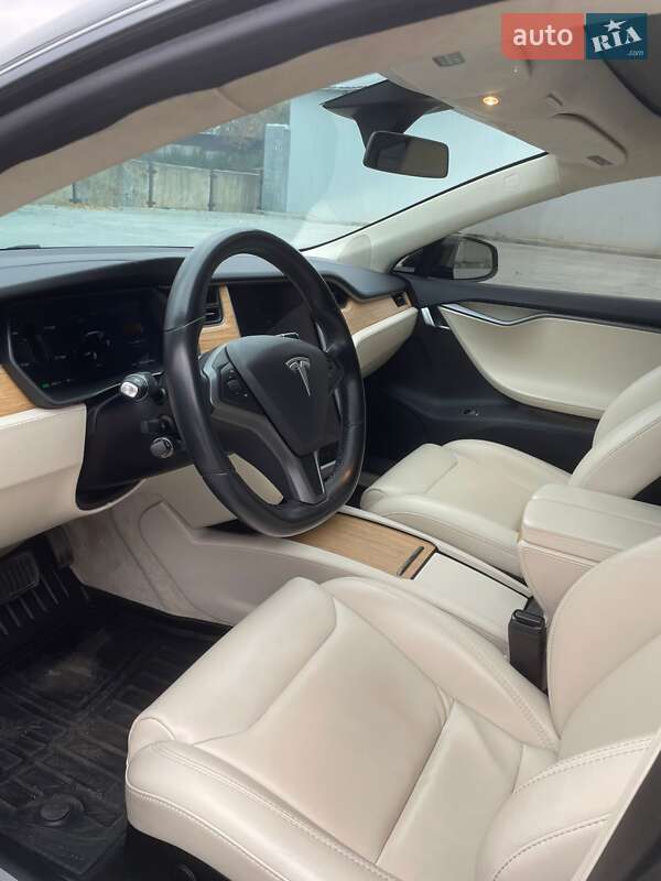 Лифтбек Tesla Model S 2019 в Тернополе