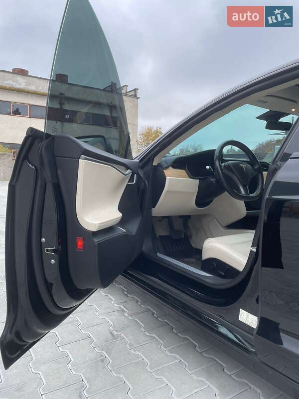 Лифтбек Tesla Model S 2019 в Тернополе