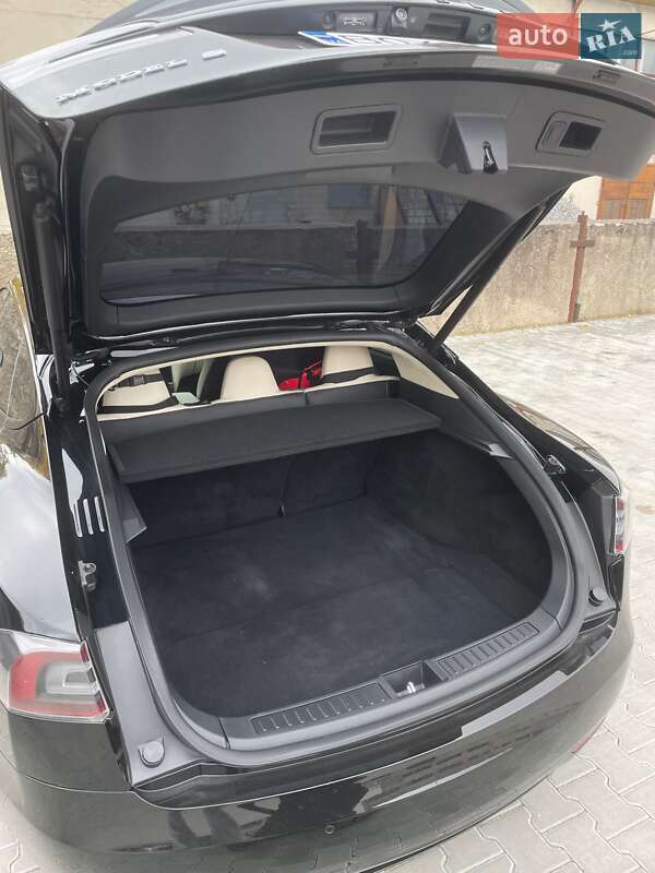 Лифтбек Tesla Model S 2019 в Тернополе