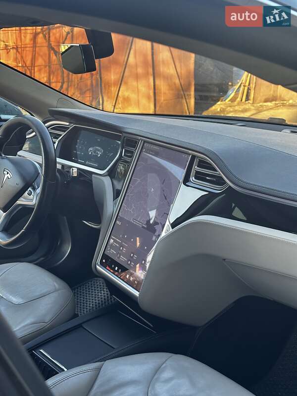 Лифтбек Tesla Model S 2014 в Хмельнике