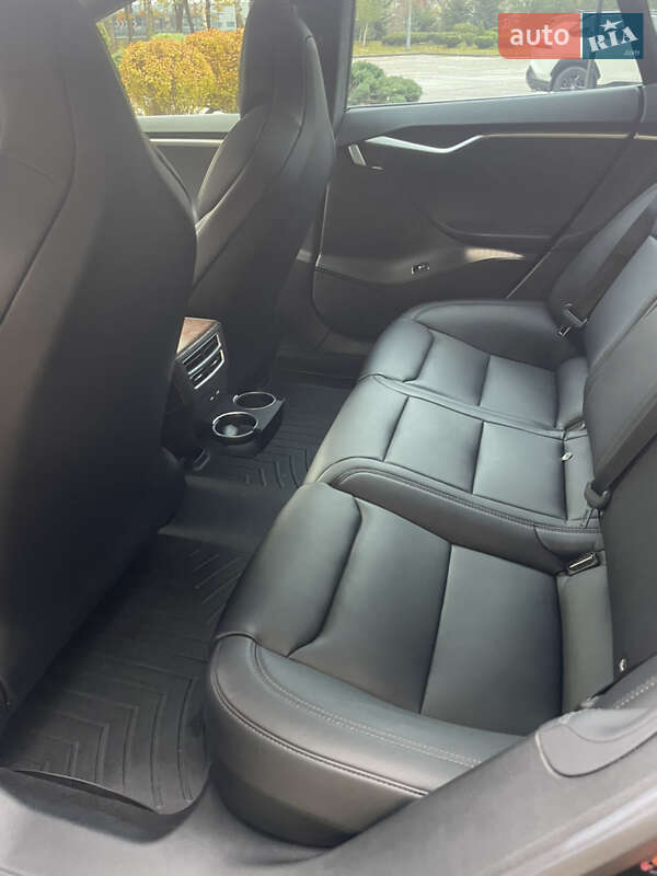 Ліфтбек Tesla Model S 2017 в Києві фото 18 Ліфтбек Tesla Model S 2017 в Києві