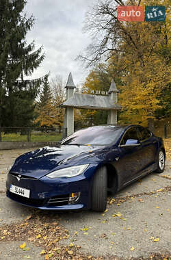 Ліфтбек Tesla Model S 2017 в Снятині Ліфтбек Tesla Model S 2017 в Снятині