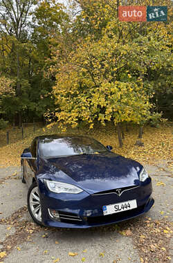 Лифтбек Tesla Model S 2017 в Снятине