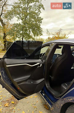 Лифтбек Tesla Model S 2017 в Снятине