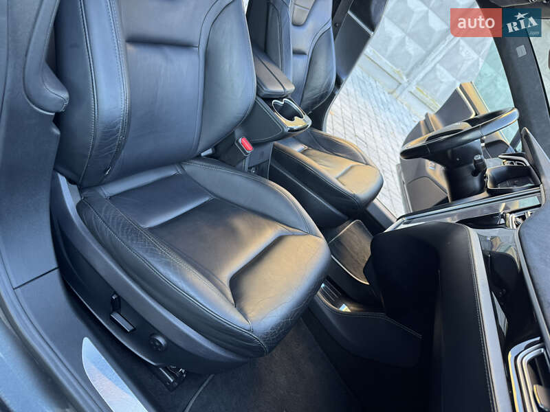 Ліфтбек Tesla Model S 2015 в Рівному фото 25 Ліфтбек Tesla Model S 2015 в Рівному