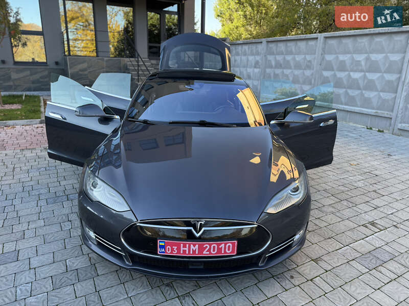 Ліфтбек Tesla Model S 2015 в Рівному фото 29 Ліфтбек Tesla Model S 2015 в Рівному