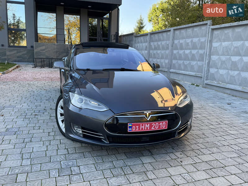 Ліфтбек Tesla Model S 2015 в Рівному фото 51 Ліфтбек Tesla Model S 2015 в Рівному