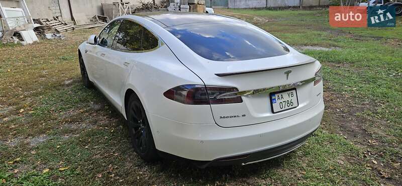 Ліфтбек Tesla Model S 2014 в Кривому Розі фото 4 Ліфтбек Tesla Model S 2014 в Кривому Розі