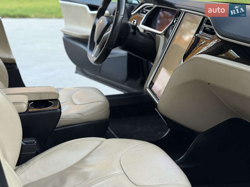 Ліфтбек Tesla Model S 2013 в Луцьку фото 35 Ліфтбек Tesla Model S 2013 в Луцьку