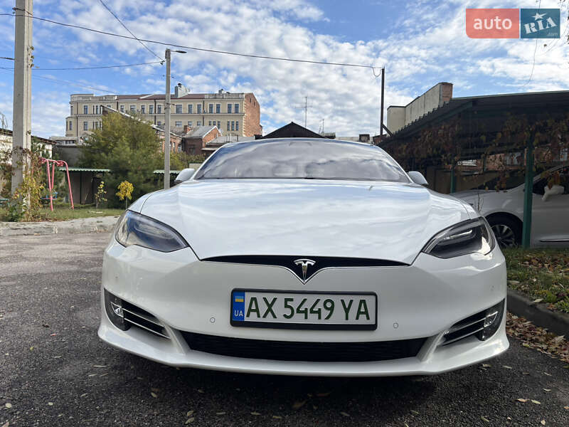Ліфтбек Tesla Model S 2019 в Харкові