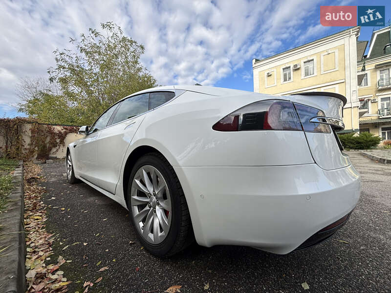 Ліфтбек Tesla Model S 2019 в Харкові