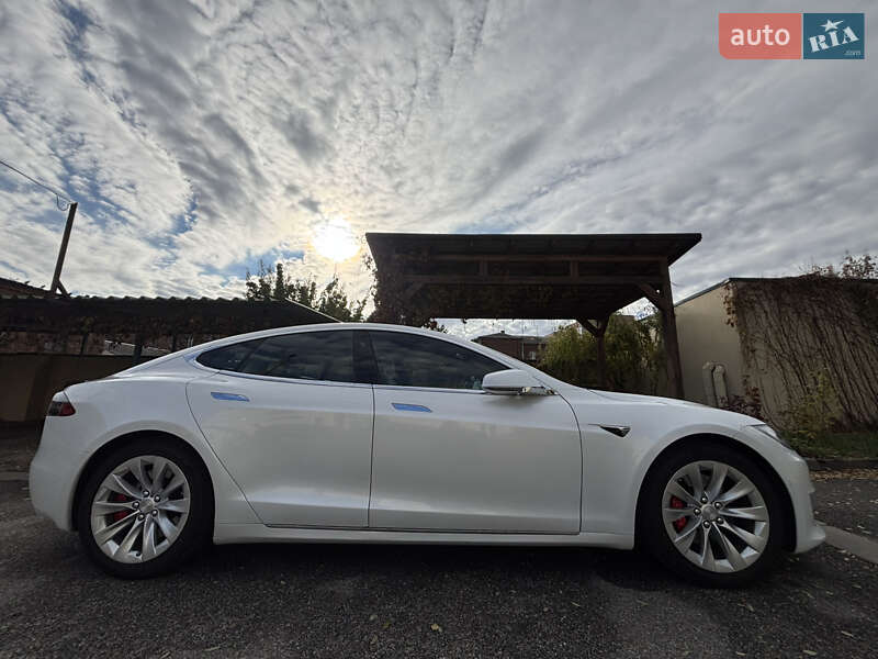 Ліфтбек Tesla Model S 2019 в Харкові