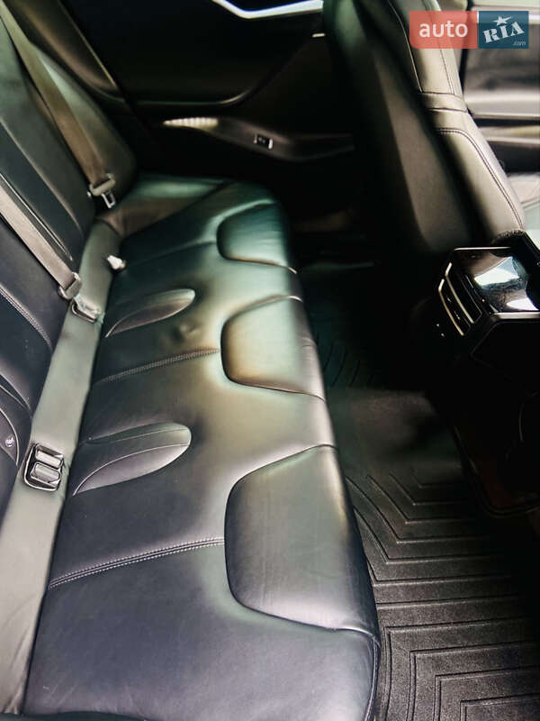 Лифтбек Tesla Model S 2016 в Луцке фото 40 Лифтбек Tesla Model S 2016 в Луцке