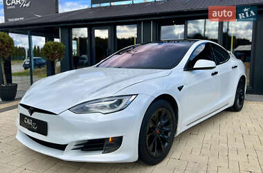 Лифтбек Tesla Model S 2016 в Львове Лифтбек Tesla Model S 2016 в Львове