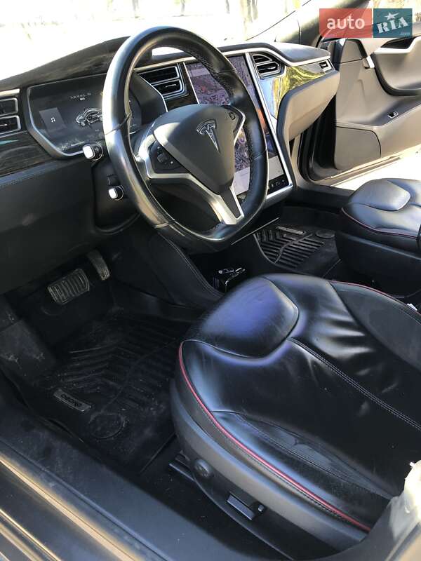 Лифтбек Tesla Model S 2014 в Николаеве