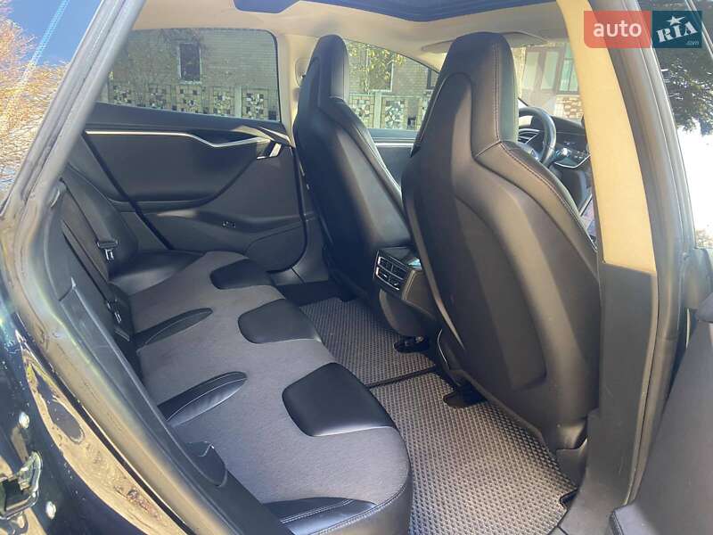 Ліфтбек Tesla Model S 2014 в Хмельницькому