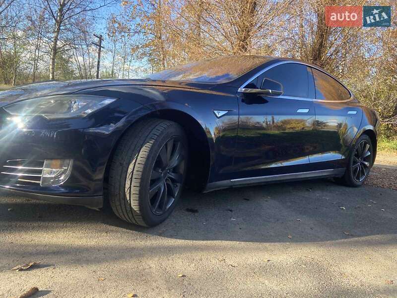 Ліфтбек Tesla Model S 2014 в Хмельницькому