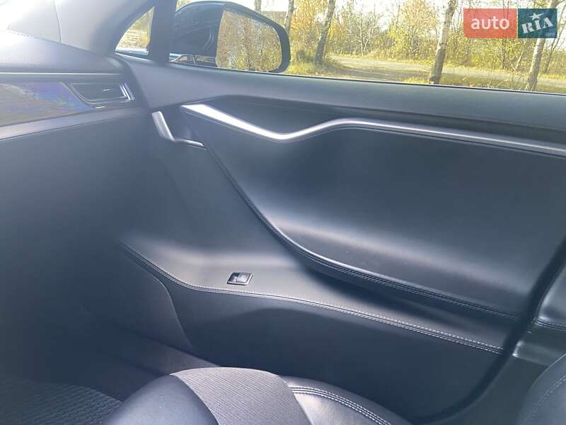 Ліфтбек Tesla Model S 2014 в Хмельницькому