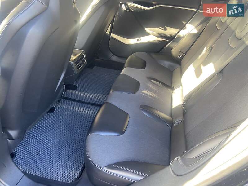 Ліфтбек Tesla Model S 2014 в Хмельницькому