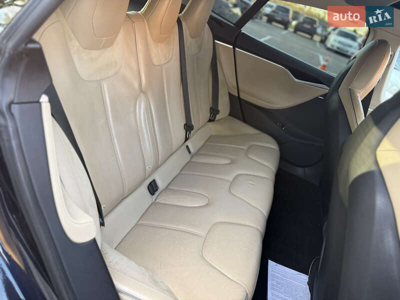 Лифтбек Tesla Model S 2014 в Киеве