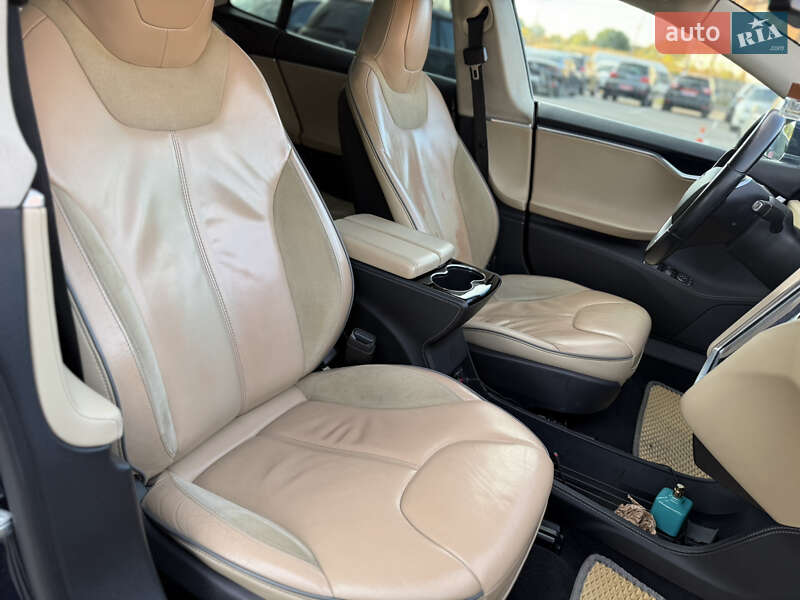 Лифтбек Tesla Model S 2014 в Киеве