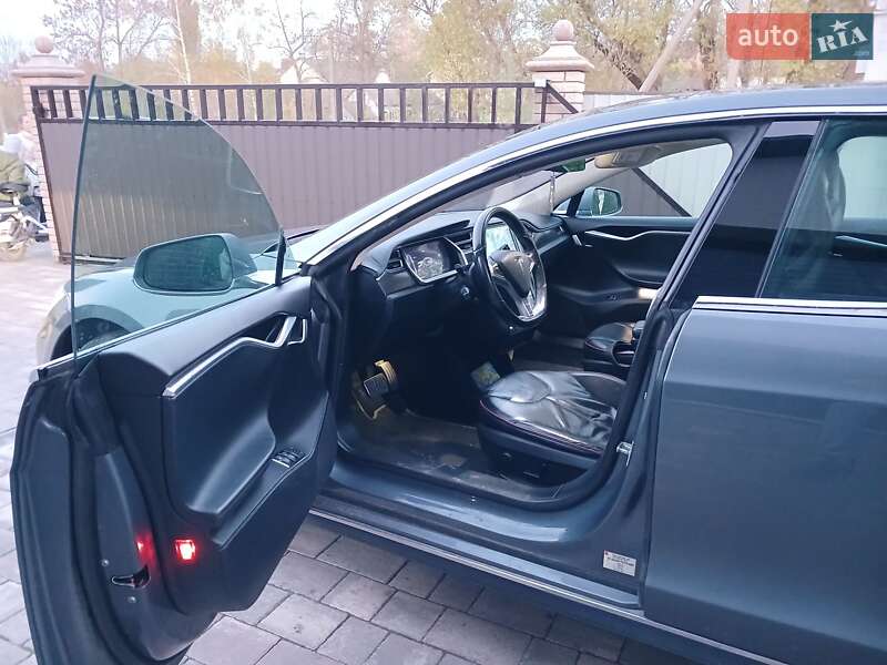 Лифтбек Tesla Model S 2013 в Кицмани фото 16 Лифтбек Tesla Model S 2013 в Кицмани