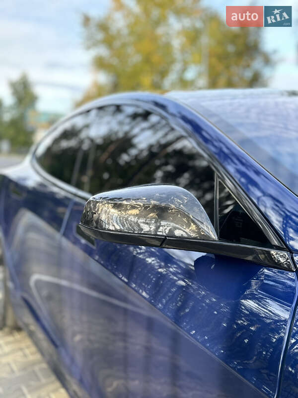 Лифтбек Tesla Model S 2019 в Киеве