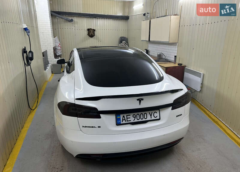 Лифтбек Tesla Model S 2018 в Никополе