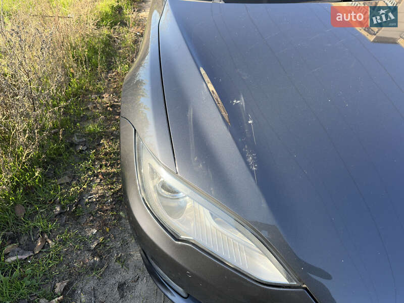 Лифтбек Tesla Model S 2014 в Вышгороде