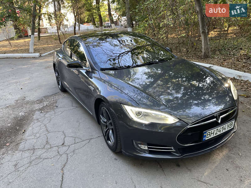 Ліфтбек Tesla Model S 2015 в Одесі