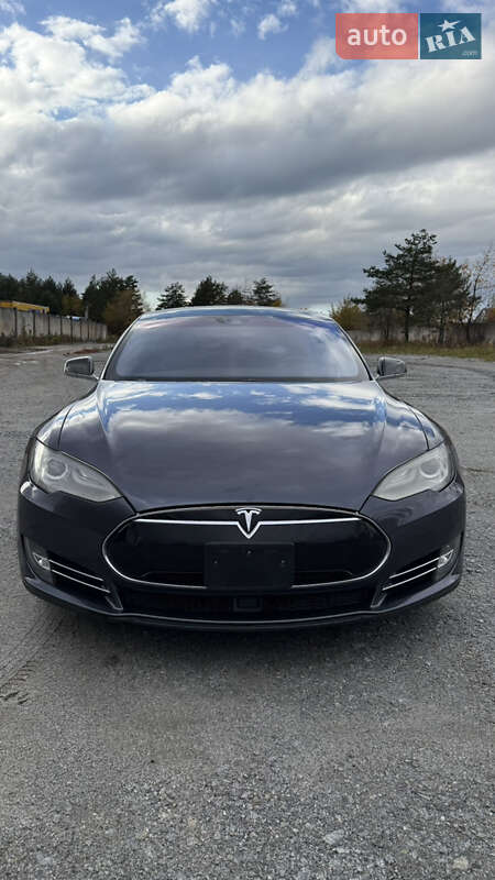 Лифтбек Tesla Model S 2015 в Львове фото 2 Лифтбек Tesla Model S 2015 в Львове