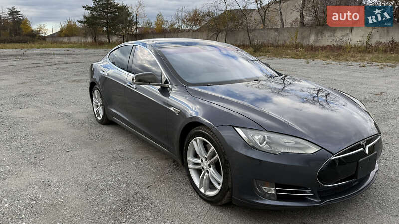 Лифтбек Tesla Model S 2015 в Львове фото 4 Лифтбек Tesla Model S 2015 в Львове