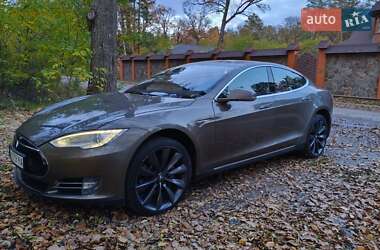 Лифтбек Tesla Model S 2015 в Житомире