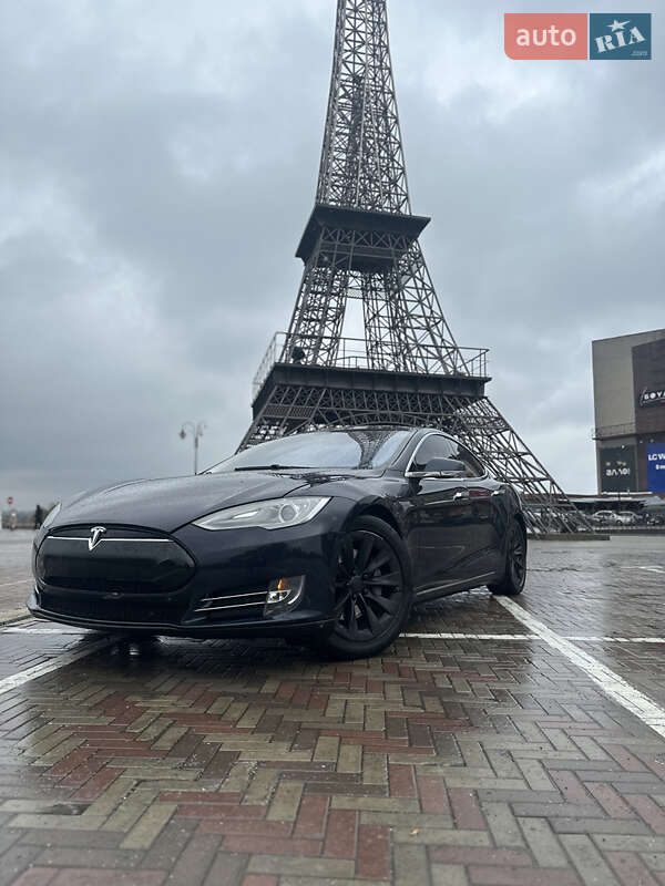 Tesla Model S 2013