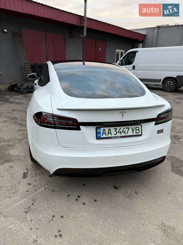 Лифтбек Tesla Model S 2022 в Киеве