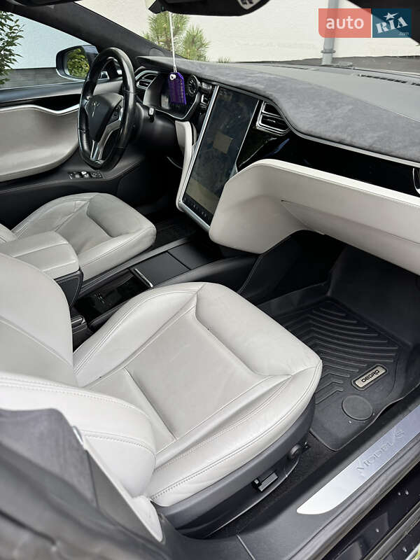 Ліфтбек Tesla Model S 2015 в Києві фото 33 Ліфтбек Tesla Model S 2015 в Києві
