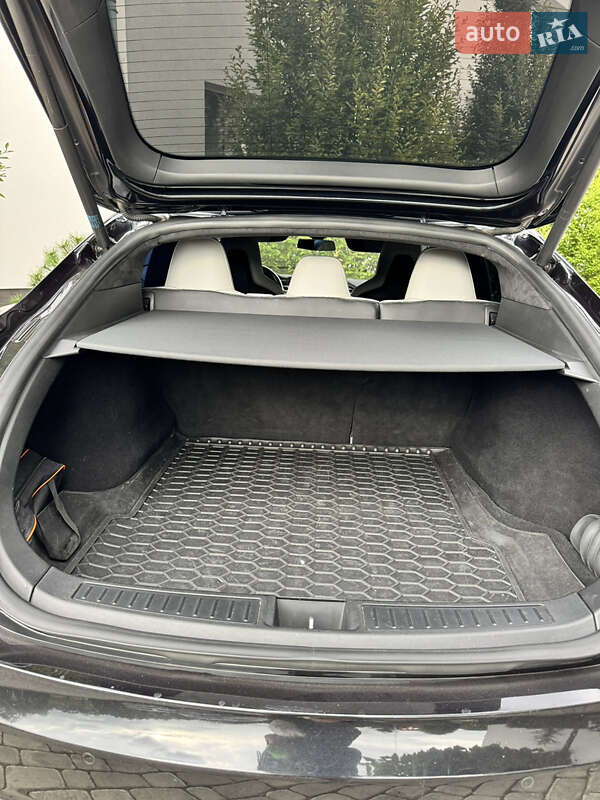 Ліфтбек Tesla Model S 2015 в Києві фото 35 Ліфтбек Tesla Model S 2015 в Києві